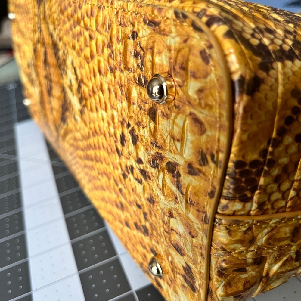 💛💛NWT! Brahmin Medium Asher Tote Canary Solid Melbourne Leather💛💛 - Picture 6 of 8